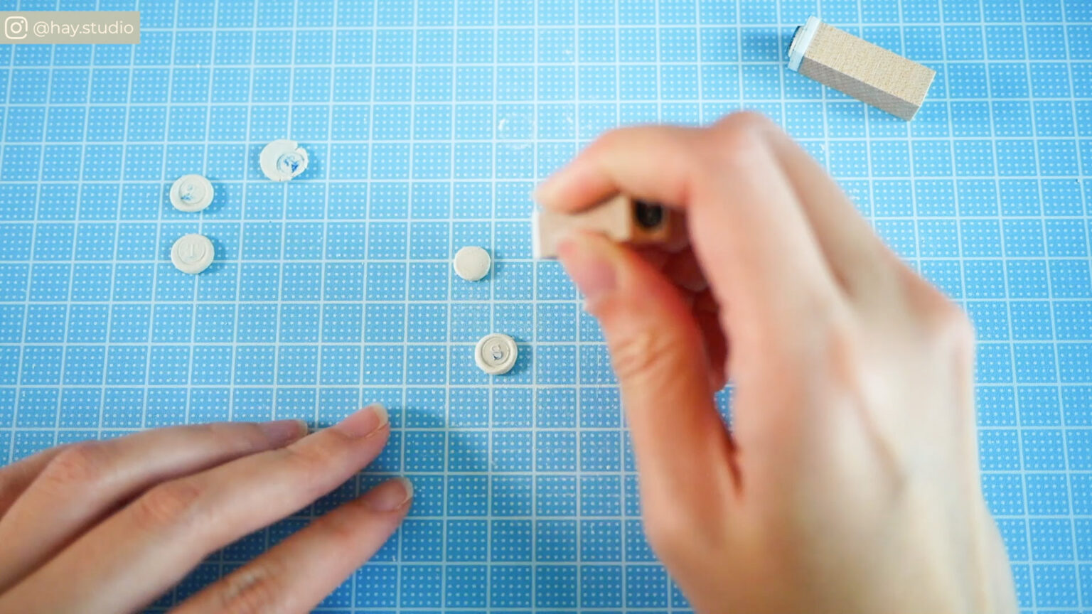 How to Make Air Dry Clay Earrings (A 10-Step DIY Tutorial) ⋆ HAY studio
