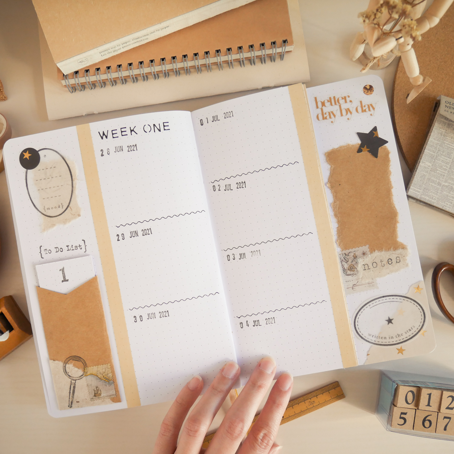 Vintage Collage Bullet Journal Setup (Free Printable) ⋆ HAY studio